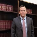 Fue denunciado por usar citas falsas con IA en un libro, pero está tercero en un concurso para ser camarista federal