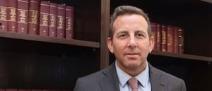 Fue denunciado por usar citas falsas con IA en un libro, pero está tercero en un concurso para ser camarista federal