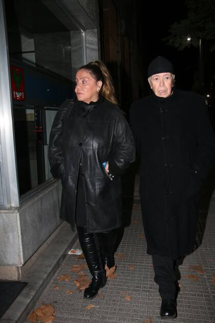 Miguel Romano y su hija, Paola, despidieron a Mercedes López Paredes