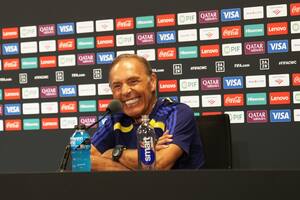 Miguel Russo en la conferencia de prensa de este domingo, en Miami, mientras Bayern Munich goleaba a Auckland City por 6-0 al final del primer tiempo (Alan Craig)