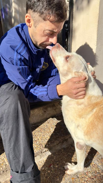Estaba enferma no podía caminar y aunque tenía hogar la abandonaron Estaba enferma no podía caminar y aunque tenía hogar la abandonaron