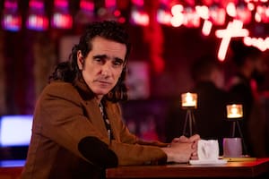 Miguel Varoni vuelve a interpretar al galán romántico, agrandado y poco sofisticado que lo consagró en el mundo de las telenovelas con el regreso de Pedro, el escamoso