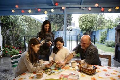 Miguel Weiskind, Griselda y sus hijas Margarita y Catalina