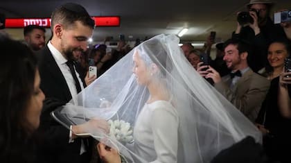 Mijael Marianoff y Lior se casaron en el subsuelo de un shopping en Tel Aviv