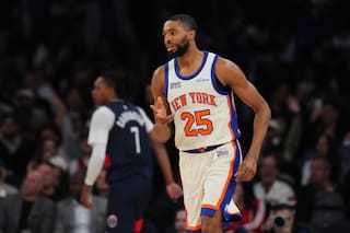 Mikal Bridges ingresa 23 segundos y extiende a 638 juegos la racha activa más larga de la NBA