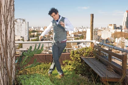 El mes pasado, el actor recibió a ¡Hola! Argentina en su departamento de Chacarita.