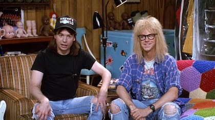Cada sábado por la noche, Mike Myers y Dana Carvey se ponían en la piel de dos jóvenes que no querían aceptar la adultez