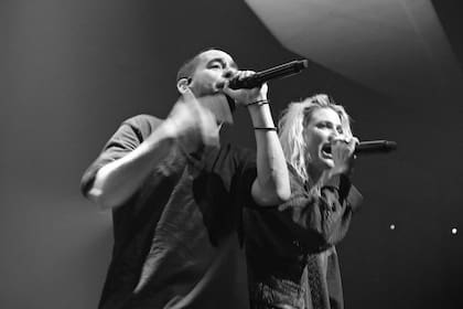Mike Shinoda y Emily Armstrong, los vocalistas de Linkin Park (Foto: Instagram @linkinpark)