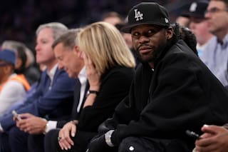 Mike Tyson y Floyd Mayweather Jr. se enfrentarán en una pelea de exhibición en 2026