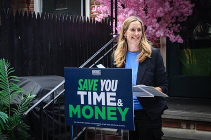 Mikie Sherrill mantiene su ventaja en las encuestas, que muestran una contienda reñida