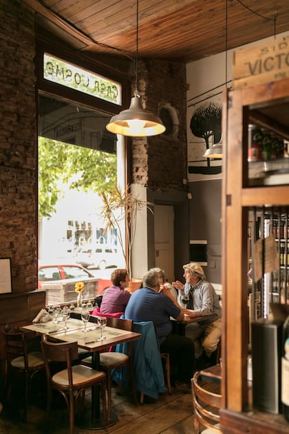 Mil Copas, una esquina histórica e icónica de Madariaga reconvertida en un excelente restaurante.