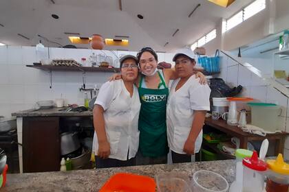 Mila aprendió sobre cocina boliviana en el mercado de Santa Cruz de la Sierra.