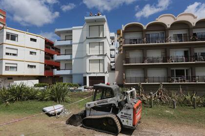 Según Defensa Civil, el edificio no tenía denuncias por problemas edilicios, pero sí el de al lado 