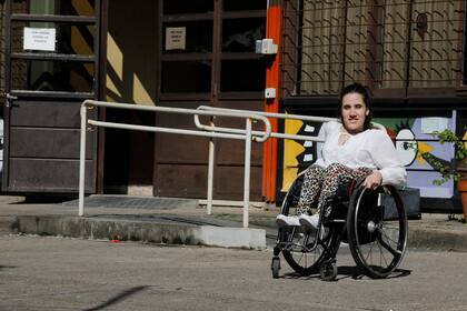 Milagros Shaw, en el nuevo lugar de votación que sí es accesible