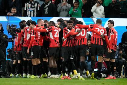 Milan supo deshacerse de Juventus y se enfrentará a Inter en busca del título de la Supercopa