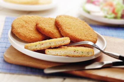 Milanesas de garbanzos, se pueden hacer con garbanzos secos remojados con anterioridad o con garbanzos de lata, listos para cocinar.