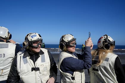 Milei, a bordo del portaaviones USS Nimitz de los Estados Unidos