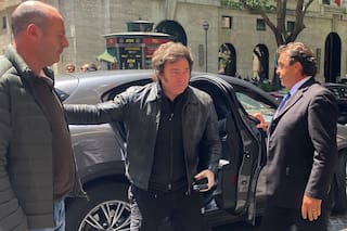 Milei aprueba decreto que permite a extranjeros pedir la nacionalidad si realizan "inversiones relevantes"