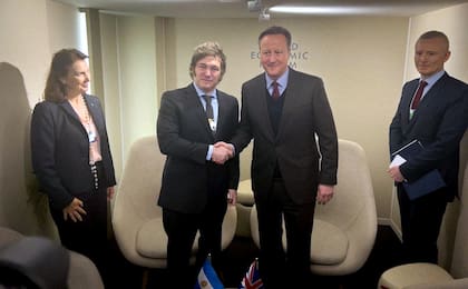 Milei, con Cameron, el 17 de enero, cuando se reunieron en Davos