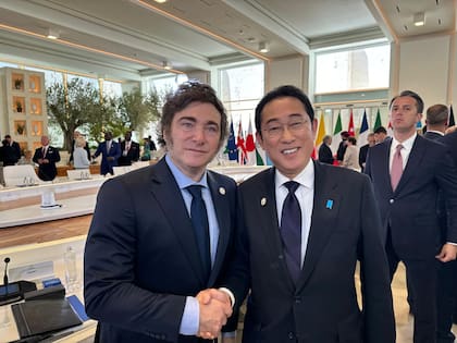 Milei con el primer ministro japonés Fumio Kishida