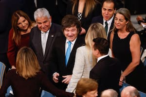 Milei dijo que negocia con Gran Bretaña un levantamiento del veto para comprar armas de última tecnología