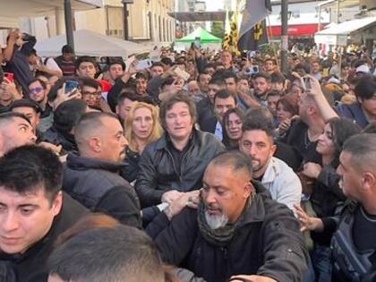 Milei, en campaña en San Miguel de Tucumán