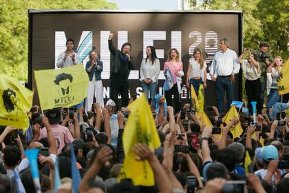 Milei en el escenario