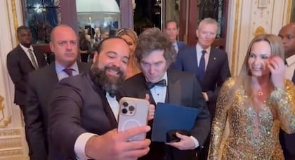 Milei, en Mar-a-Lago; a su lado, Natalia Denegri