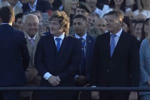 Milei encabeza el acto de entrega del sable de San Martín a los Granaderos