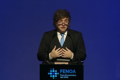 Milei estuvo especialmente enfático contra la oposición: dijo que la izquierda es “una idea de parásitos” que tiene “inherente no laburar”, y que los socialistas son "envidiosos hijos de remil puta"