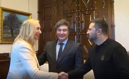 Karina y Javier Milei, junto a Volodimir Zelensky