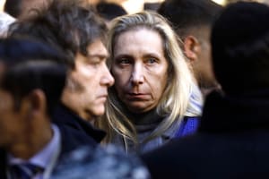 Milei recibió aplausos por su apoyo a Israel y el Juicio en Ausencia, pero también escuchó reclamos inesperados en el acto por la AMIA