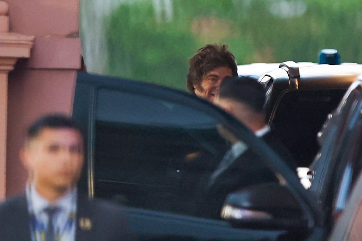 Tras la victoria electoral, Milei convoca a los gobernadores para el jueves y se pone al frente de una mesa de diálogo