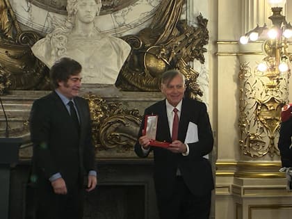 Milei y Huerta del Soto en Casa Rosada, este domingo