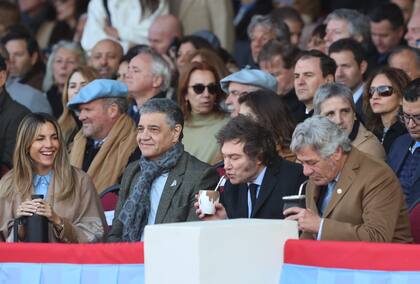 Milei y Pino toman mate en la Rural