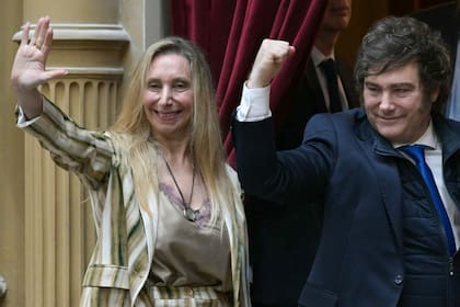 Milei y su hermana Karina durante la sesión de Diputados donde se aprobó el nuevo presupuesto