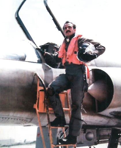 Milenko Vojvodic Vargas, de la Fuerza Aérea del Perú, conocido en los aires como “neutrón”