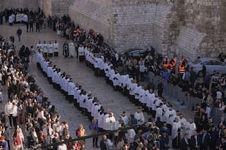 Miles acuden a Belén a revivir el espíritu navideño tras dos años de guerra en Gaza