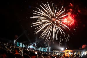 Miles bailaron hasta bien entrada la mañana en la fiesta de Jet, en CasaMar
