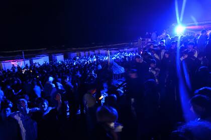 Miles de adolescentes entraron sin QR a Kophiphi.