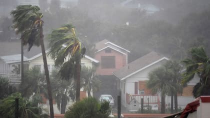 Miles de afectados por el huracán en Daytona Beach, Florida