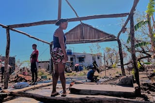 Miles de cubanos siguen sin electricidad ni agua casi un mes después del paso del huracán Melissa