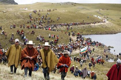 Miles de indígenas peruanos, en protesta contra la minería a cielo abierto en la región de Cajamarca
