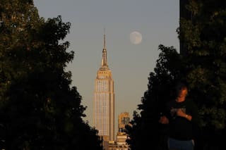Miles de personas celebran asunción de Mamdani como alcalde de Nueva York