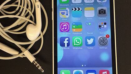 Miles de personas pidieron a Apple que no retire el conector para audífonos