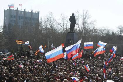 Ucranianos de origen ruso festejan la anexión de Crimea a la Federación Rusa (Archivo) 