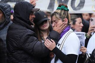 Miles marchan en la Argentina para exigir justicia por el crimen de tres jóvenes mujeres