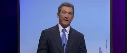 Miles Teller interpretó a Andrew Cuomo en SNL e hizo alusión a sus acusaciones por abuso y su causa por la gestión de la pandemia