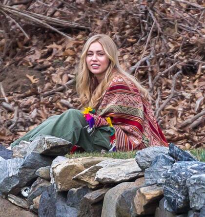 Miley Cyrus en la grabación de la serie de Allen para Amazon