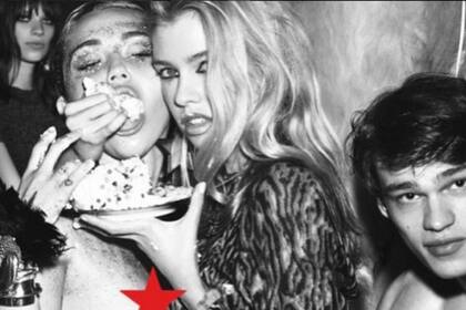 Miley junto a su novia, en una sesión de fotos subida de tono